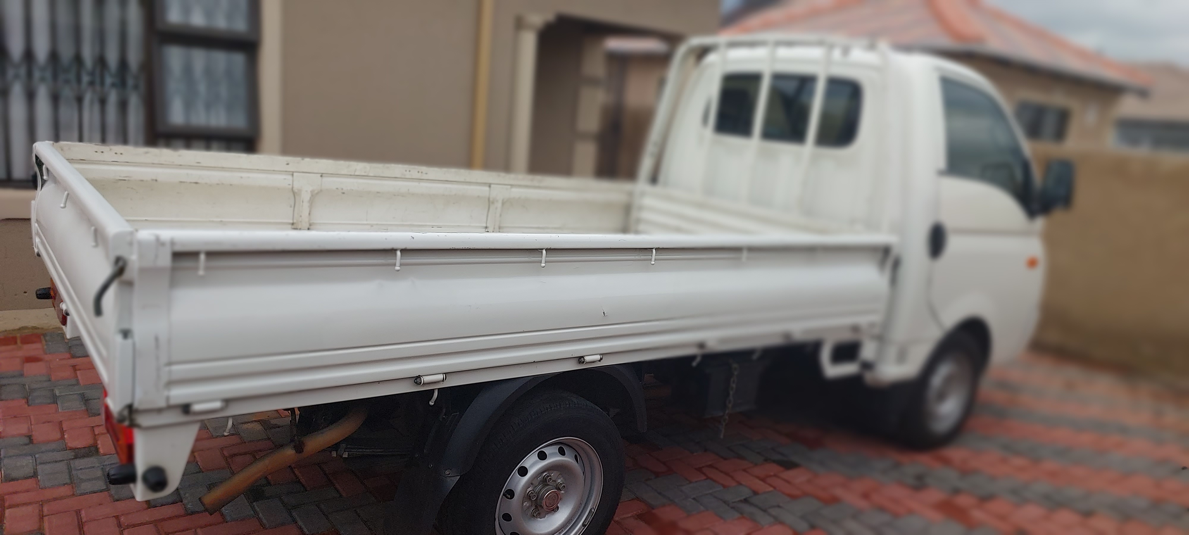 1.5 Ton Dropside for hire in Gauteng