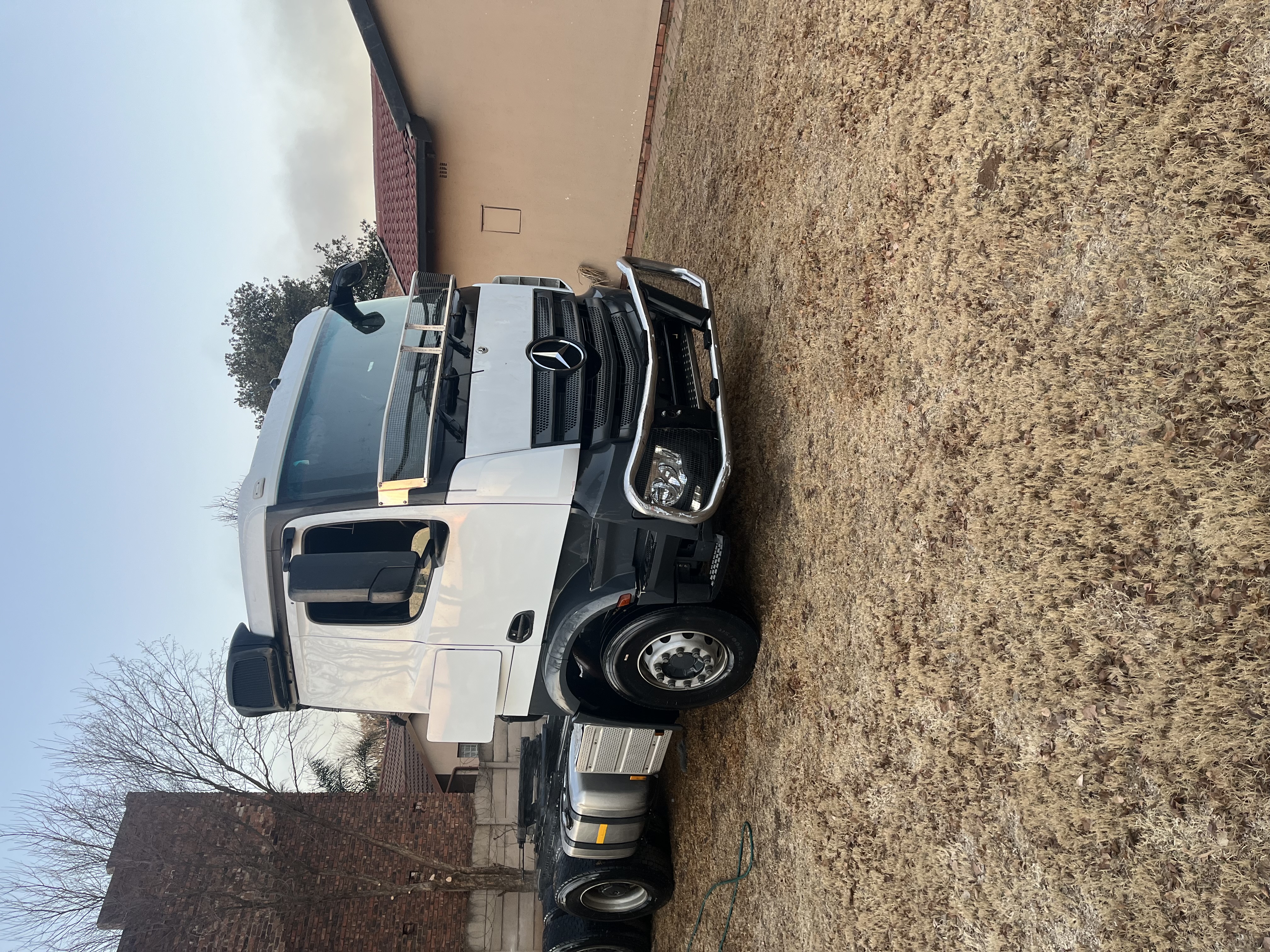 Horse or Tractor (with no trailer)