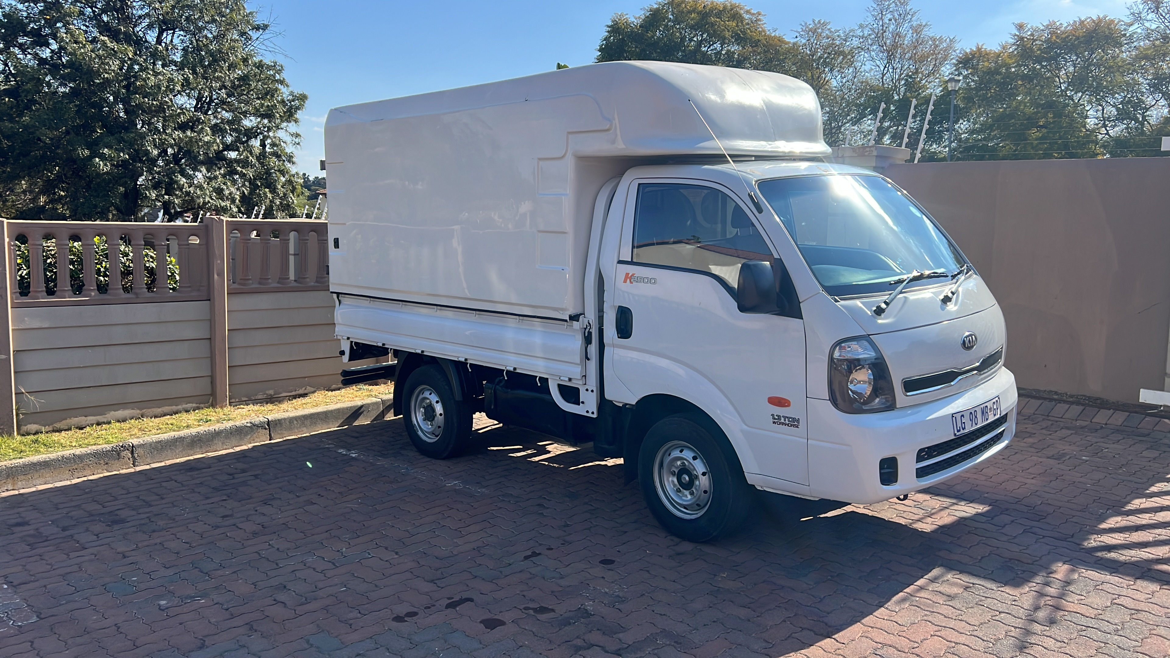 1.5 Ton with high volume canopy 