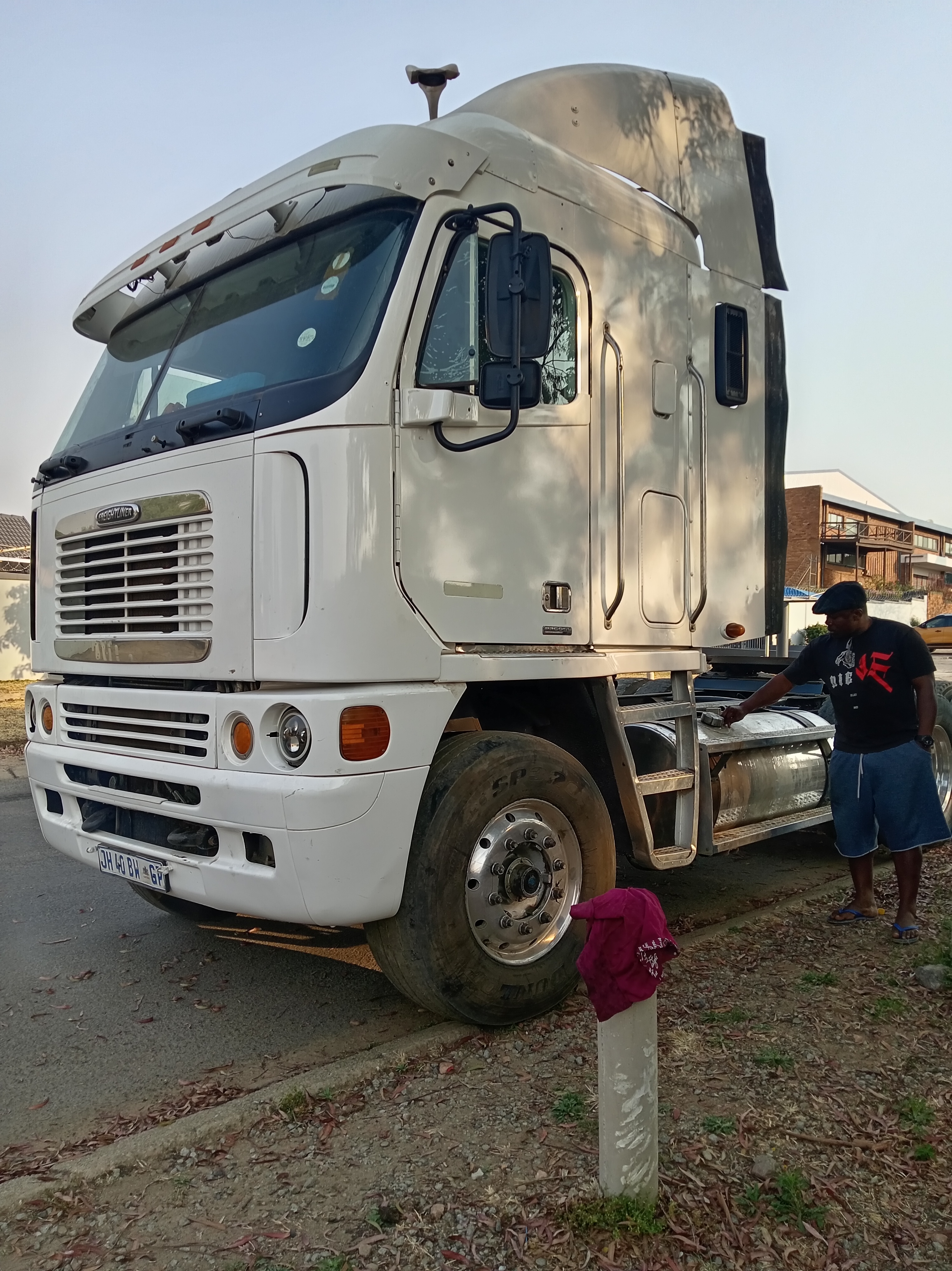 Horse or Tractor (with no trailer)