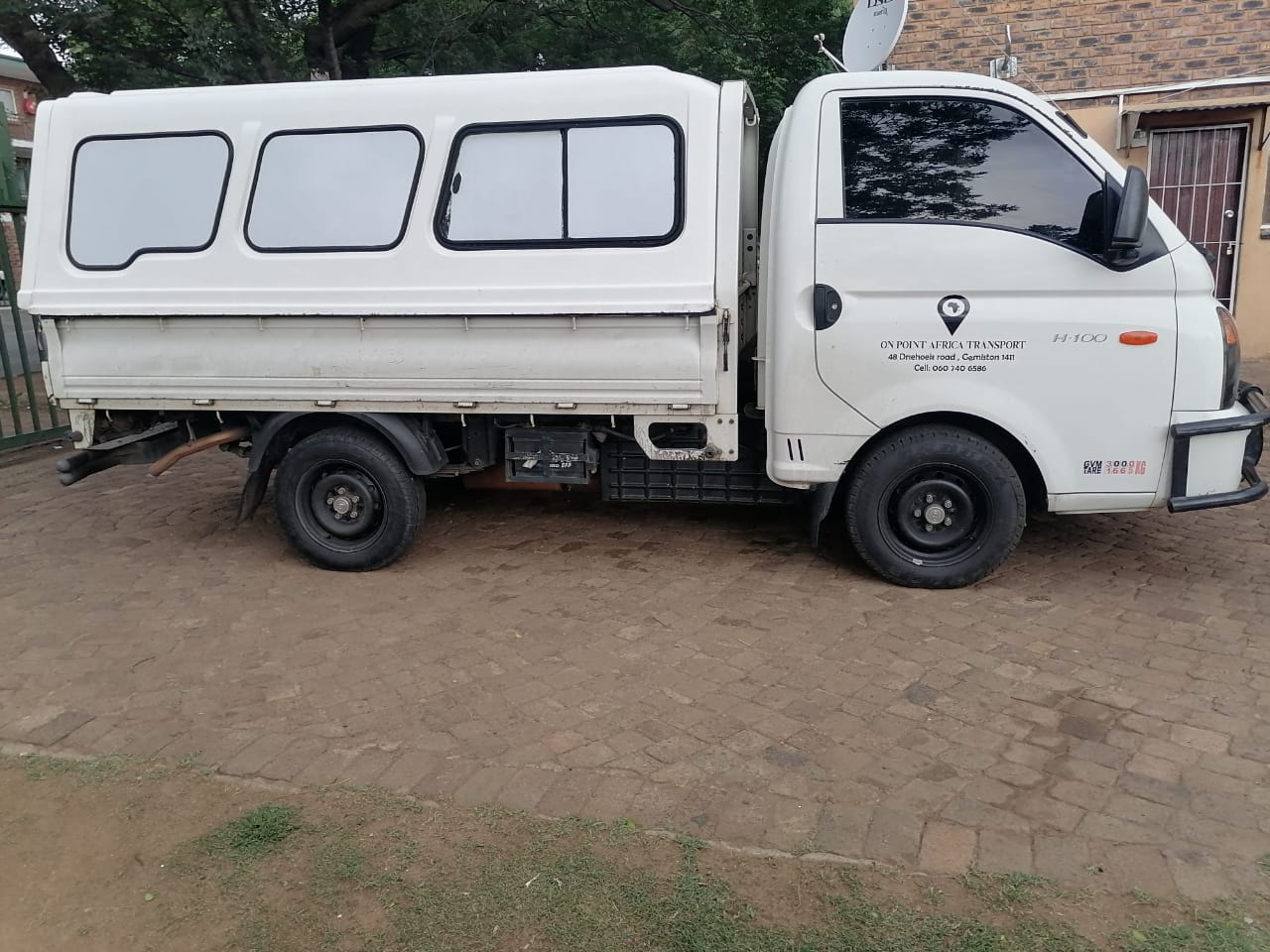 1 Ton Bakkie for hire in South Africa, Gauteng