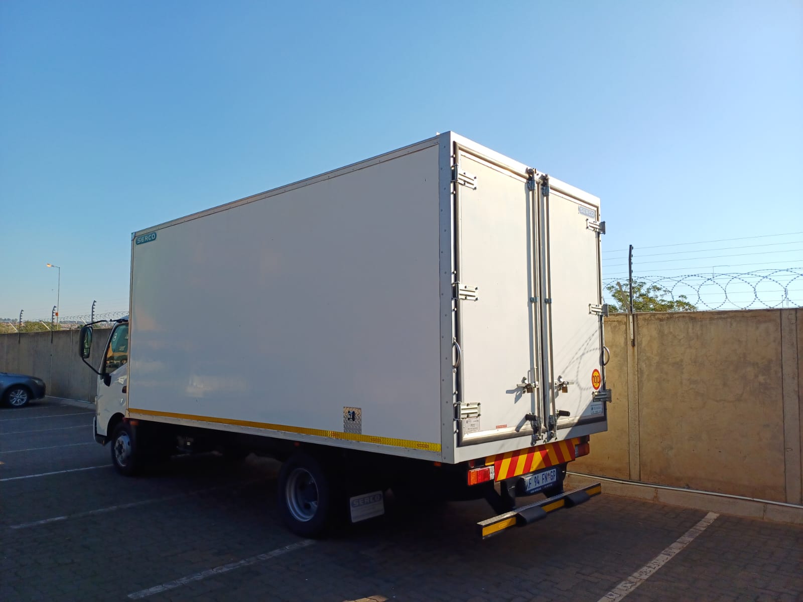 4 Ton Closed Body Refrigirated