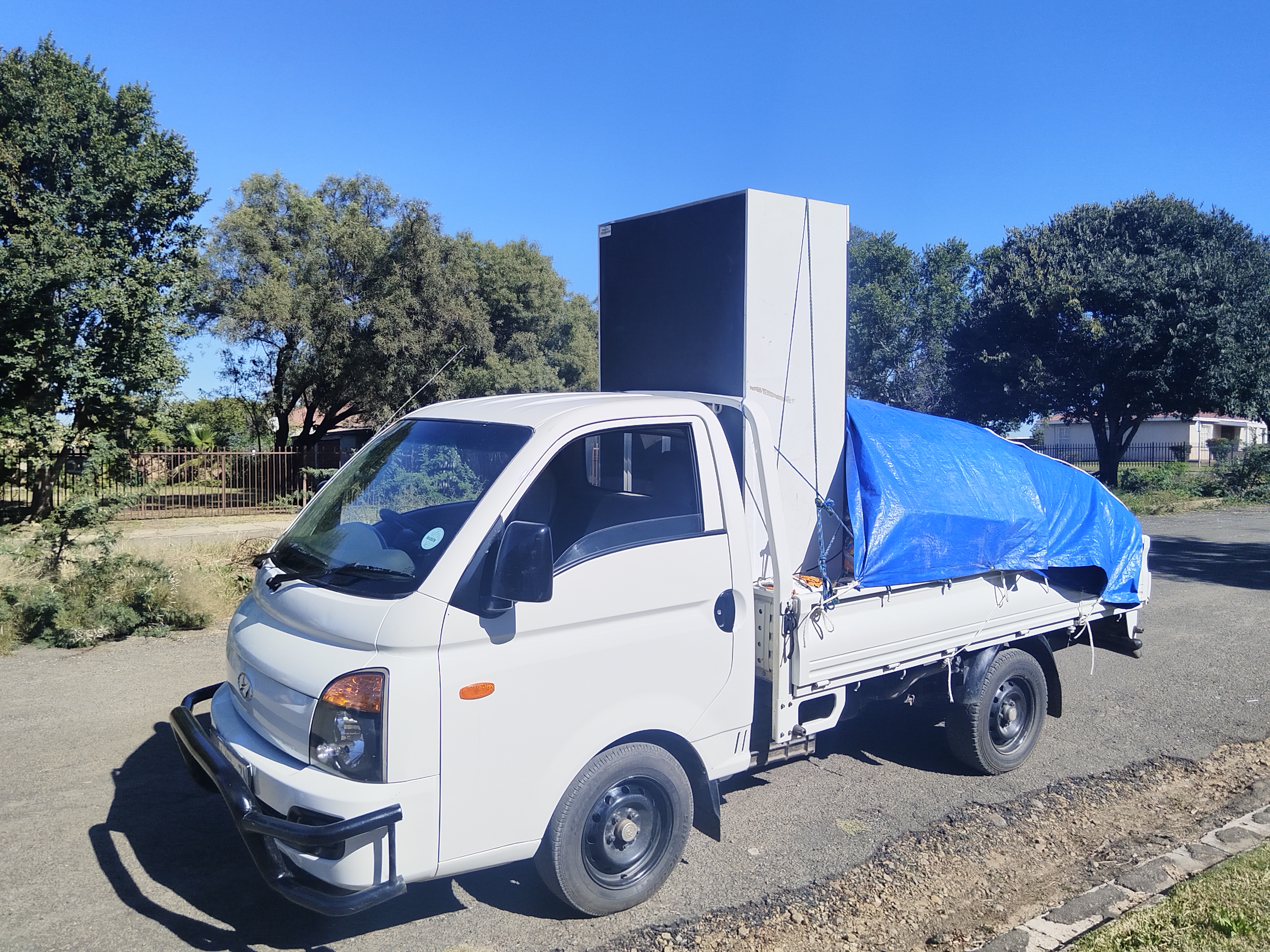 1.5 Ton Dropside for hire in Gauteng