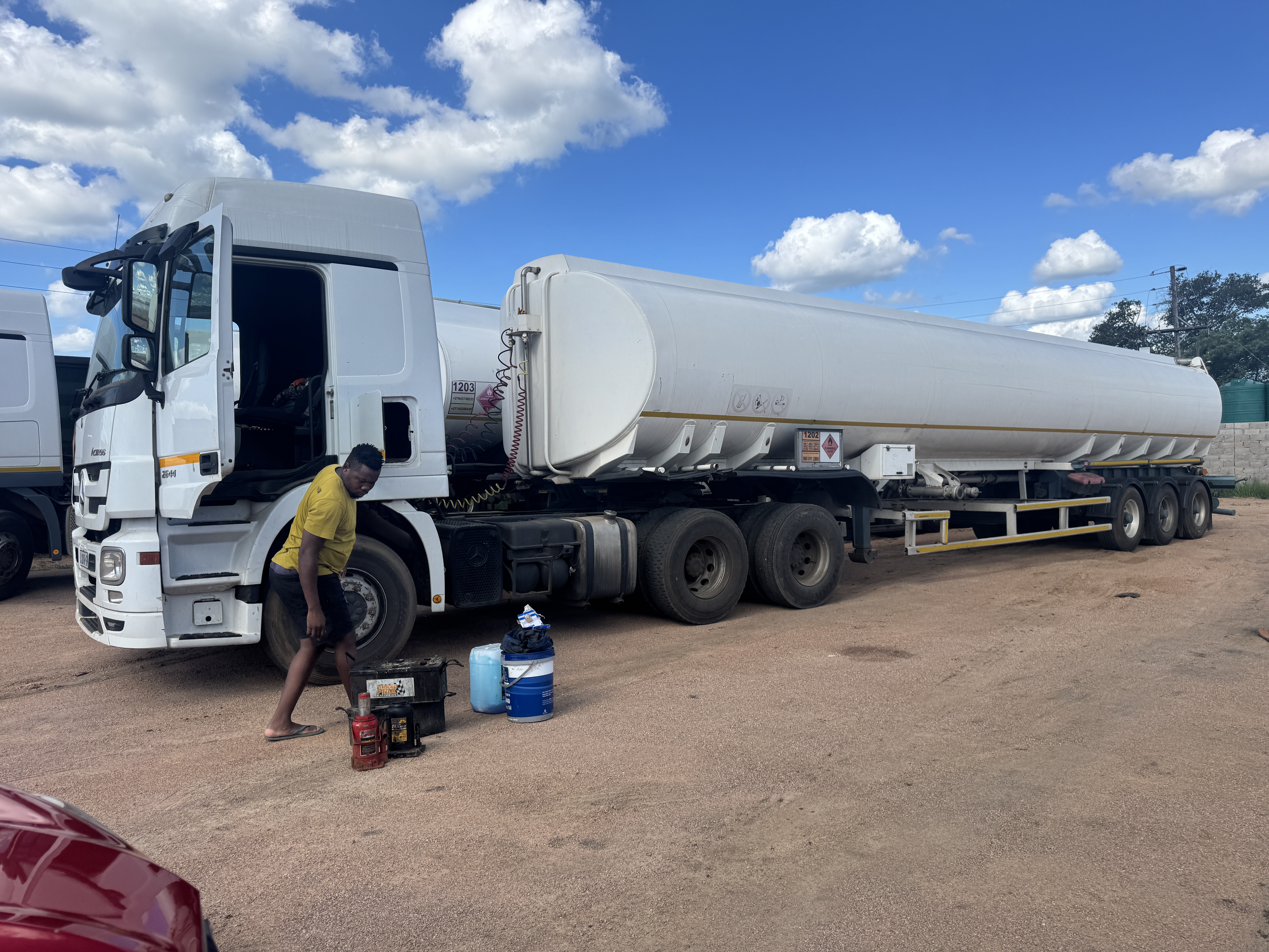 Fuel Tanker (40000L)