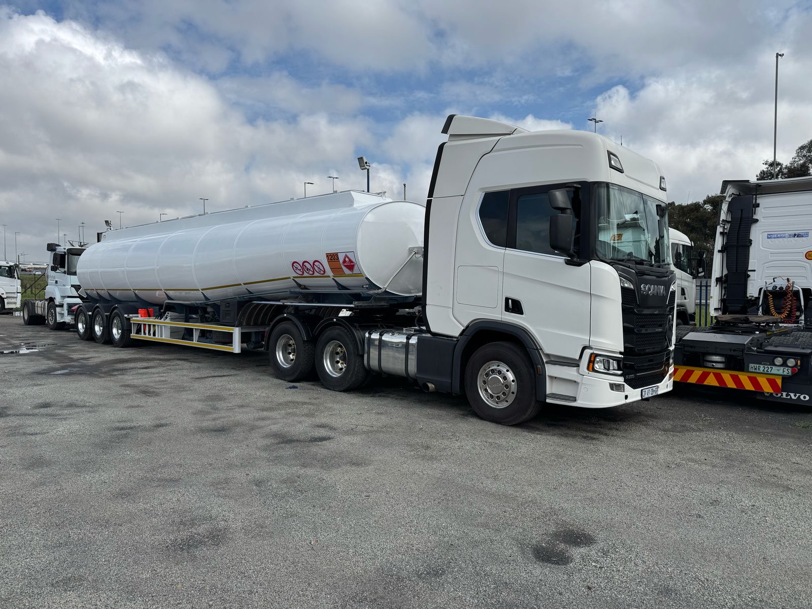Fuel Tanker (40000L)