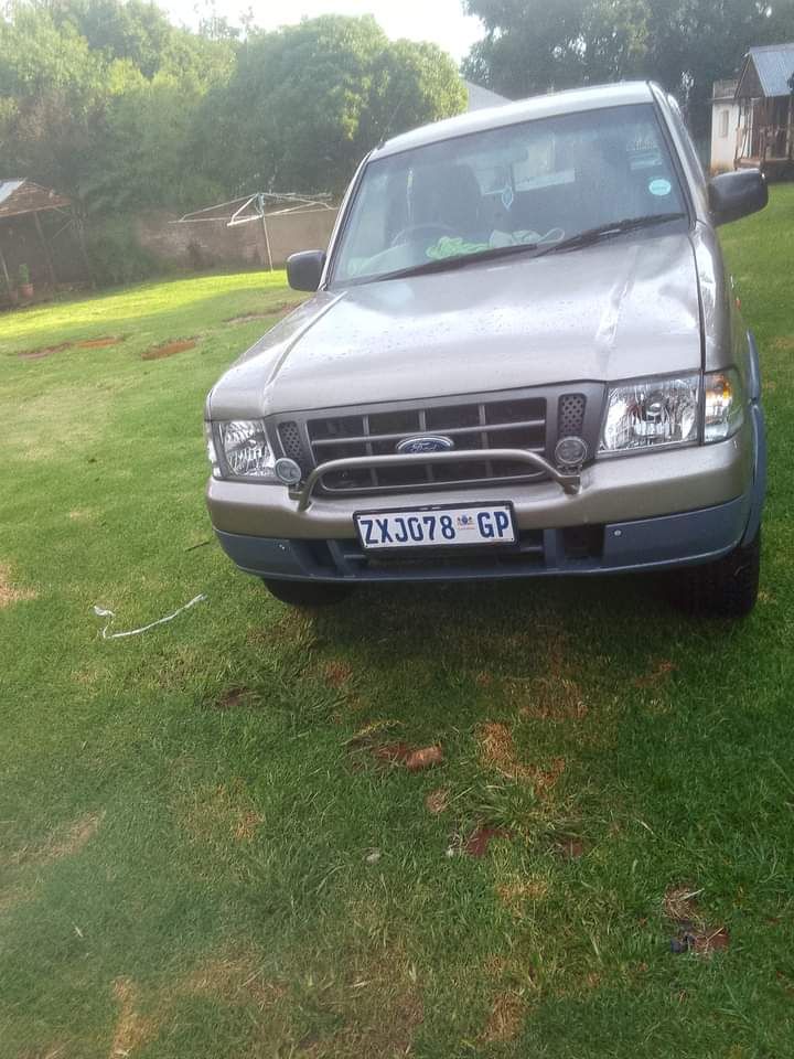 1 Ton Bakkie for hire in Gauteng